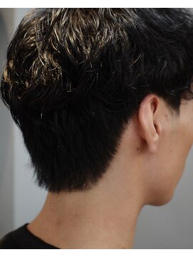 カット アトリエ ルームスリー(cut atelier room3) 清潔感のある刈り上げショート