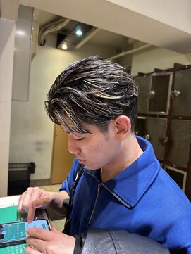 クワトロ オム 大阪梅田(QUATTRO HOMME) センターパートショート×ハイライト