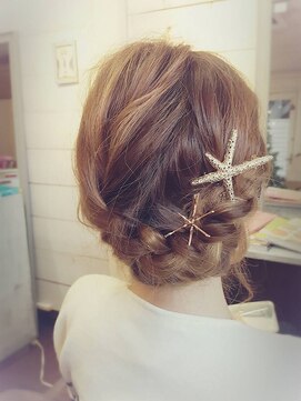 ダブル ヒッチ ヘア(W Hitch hair) ダウンスタイル編み込み