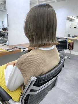 オウル(Owll) 【Owll】切りっぱなしボブ　透明感オリーべベージュ