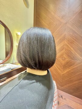 エルサフィロ ヨドヤバシ(el zafiro yodoyabashi) 【el zafiro yodoyabashi】ロートーン肩上ボブスタイル