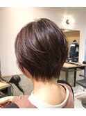 襟足スッキリ頭の形が良く見えるハンサムショート