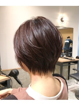 ルトレ(Retrait) 襟足スッキリ頭の形が良く見えるハンサムショート