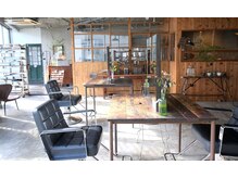 アトリエ ハンチ(atelier HUNCH)の雰囲気（広々とした店内は、1日中日が差し込み気持ちの良い空間です。）