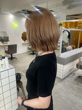 リンダ ルーナ(LINDA Luna) ダブルカラー/ブロンドベージュ/レイヤーカット/北１２条駅