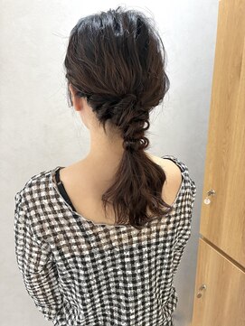 ハイヴィー(Hivi) ゆるふわ系編み下ろしヘア