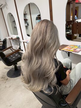 ルイ(ROUIS produced by LUCK 津田沼) ROUIS津田沼 ホワイトブリーチ