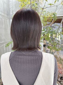 ウエストリー(WESTORY) 外ハネ/切りっぱなし/顔周りレイヤー/ほうじ茶ラテカラー