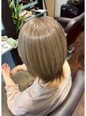 ツヤ髪白髪ぼかしハイライト/大人ウルフカット