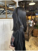艶感が出るネイビーカラー