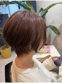 ピンクベージュ
