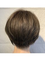 イーチ ディー ヘアーアンドトータルビューティー(each dee hair&total beauty)&nbsp;ブロンドベージュ/クリアショート