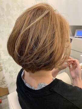 パシフィックダズールバトン(Pacific Dazzle baton) ハイトーンボブ【リアルサロンスタイル】