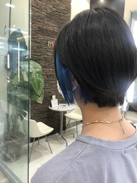 レブリィ ゼンコー 国領(Reverie ZENKO) ショートヘア×イヤリングカラー