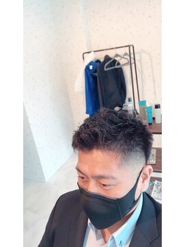 アミーコ(Amico) ツーブロック刈り上げフェードアップバングピンパーマ流行モテる