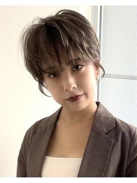 イヴォークトーキョーオーサカ(EVOKE TOKYO osaka) かっこいい×抜け感ショート