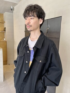 ヘアー アイス ルーチェ(HAIR ICI LUCE) メンズパーマ 大須 くせ毛風ゆるめパーマ ツーブロック / 井上