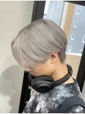 ホワイトシルバーカラーブリーチダブルカラーメンズ横浜横浜駅