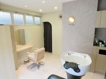 フェリーク(Feerique)の写真/髪のお悩みに合わせて選べる、本格ヘッドスパ☆頭皮環境を整え、髪の芯から美しく！リフトアップも◎