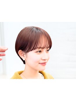 骨格を美しく整えるおしゃれなショート&ボブ。お顔周りがスッキリ見えるショートヘアを作ります。