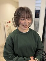 エイチ(811)&nbsp;フェイスフレーミングルーツカラー天使の羽バングネオウルフボブ