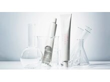 定期的に染める白髪染めだからこそ、こだわり続けたカラー剤。スキンケア発想のカラー。