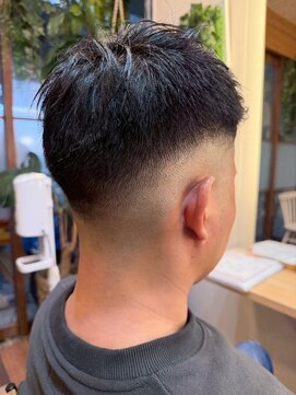 ニーナ 三軒茶屋(nina) スキンフェード