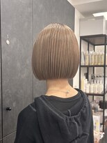 クラン エン バイ ヘッドライト 二子玉川店(clan en. by HEADLIGHT) bleach1回~ グレージュ ミニボブ