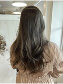大人のオリーブベージュ。