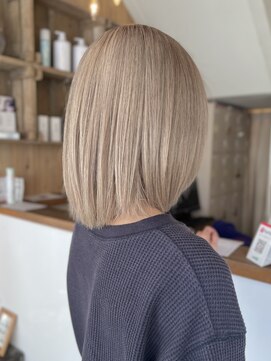 トーナイアティル(TONAI atil) グレージュカラー