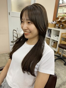 キュオンシア(CUEON. ciea) 艶感ロング×ベージュカラー