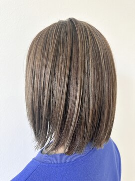 バンガロウ イー ヘア(Bungalow e hair) 白髪ぼかしハイライト