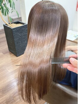 ノーブル ループ(Noble loop)の写真/完全自社開発のダメージレスにこだわったトリートメントで、毛先まで潤いのある自然なストレートを実現☆