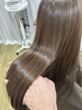 アローズ(arose) 見て感動、触って感動若返る秘訣は艶にあり髪質改善ストレート