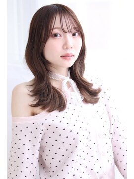 アルベロ(albero) ミディアムレイヤー ミルクティーカラー 前髪カット 20代 30代