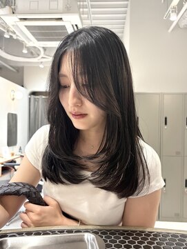 グリップ(GRIP) ロングレイヤーAライン暗髪透け感顔まわりカット/オオタユキ