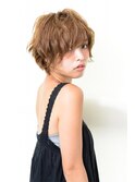 夏の日差しに溶け込むエンジェルボブ