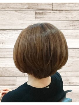 アクアヴィタエ(Aqua vitae) 20代、30代、40代ショートスタイル