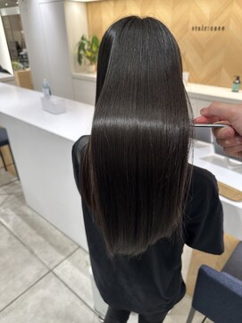 ステア ケース(stair case) 大人黒髪美髪ロング髪質改善ストレートワンレンカット