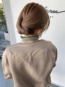 メデル(mederu) お呼ばれヘアアレンジヘアセットシニヨンまとめ髪アップスタイル