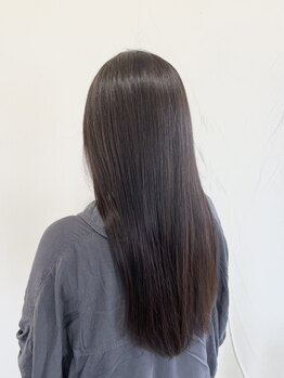 ヘアメイクアン(Hair Make Une)の写真/酸性ストレートでダメージが少ない施術が可能◎くせや広がりが気になる方もまとまりのあるスタイルに*