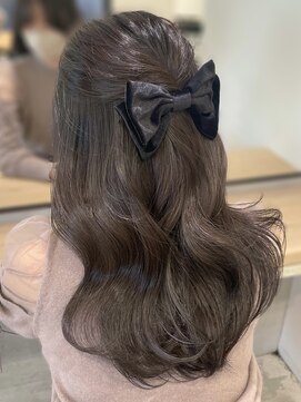 エヌアイ オモテサンドウ(ni omotesando) ☆ハーフアップアレンジ シアーグレージュカラー☆