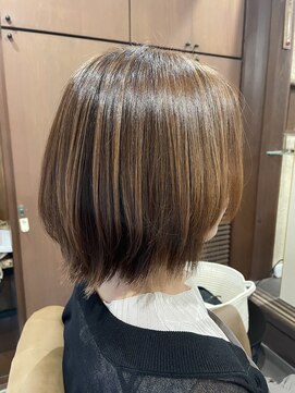 穀雨(Kokuu) 大人シアーベージュミニウルフボブミディアムレイヤー