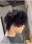 新宿シャドウパーマメンズマッシュウルフカット緩め波巻きパーマ