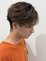 ヒュイル バイ ニアウ(Hwyl by Niau) メンズフェザーパーマニュアンスパーマスパイラルパーマ刈り上げ