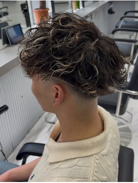 グロウ 横浜店(glow) スペインカール/ハイライト