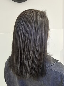 アッシュ 二俣川南口店(Ash) ◆20代30代40代/セミロング/コントラストハイライト/グレー