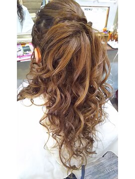 レヴィーマム(Revie mum) ボリュームアップ～ハーフアップ