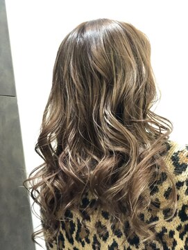 ヘアーメイク ララ(HAIR MAKE LALA) 前回のハイライトを生かしたアッシュ