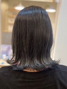 アモ(Hair design 'Amo) ブルーブラック×透明感カラー